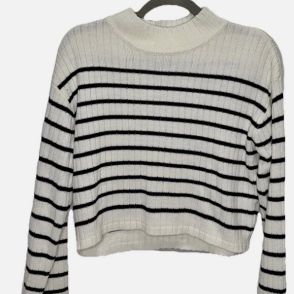 H&M Girls Striped Pullover Sweater | US 20 | Black & White Knit | Cozy Classic - Picture 1 of 3